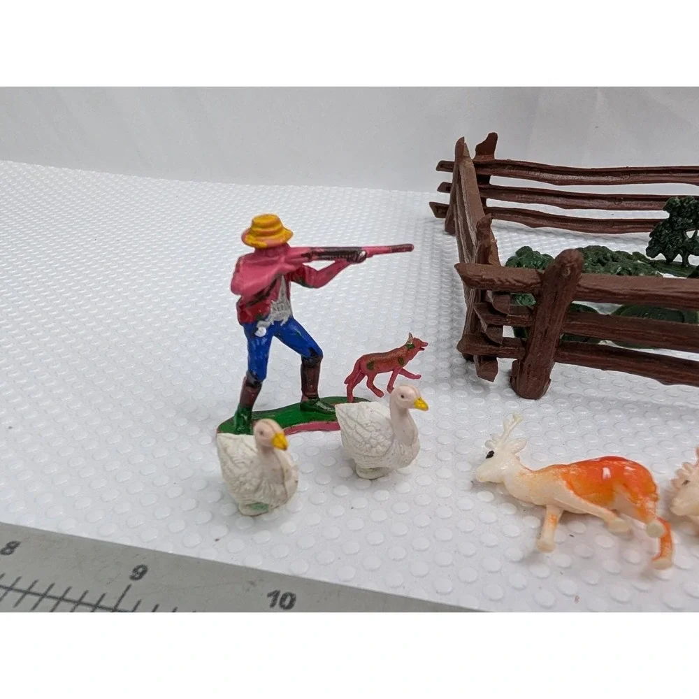 Plastic Hunting Scene Trees Fence Deer Foxhound‎ Dog Hunter Cake Toppers